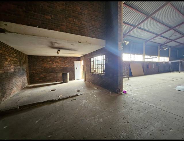 500M² WAREHOUSE TO LET IN LUIPAARDSVLEI